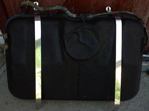 Tankfelfogató pánt.jpg